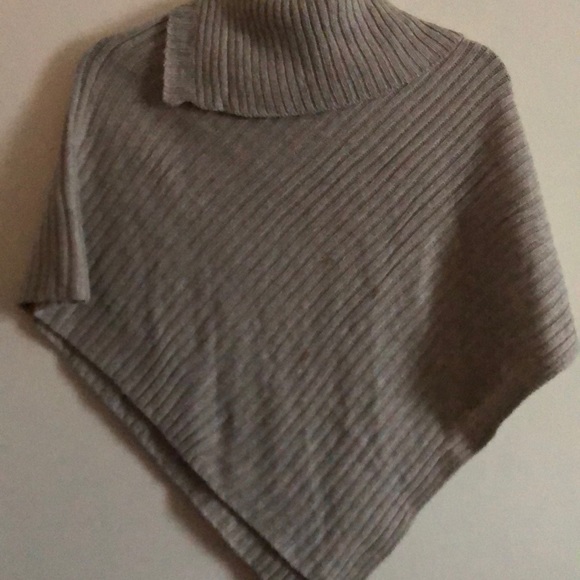 High quality poncho - Picture 3 of 3